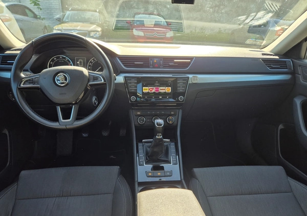 Skoda Superb cena 65000 przebieg: 145000, rok produkcji 2015 z Przysucha małe 154